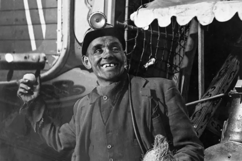 21 Nostalgic Photos From 1920s-1990s For Perfect Friday Feeling