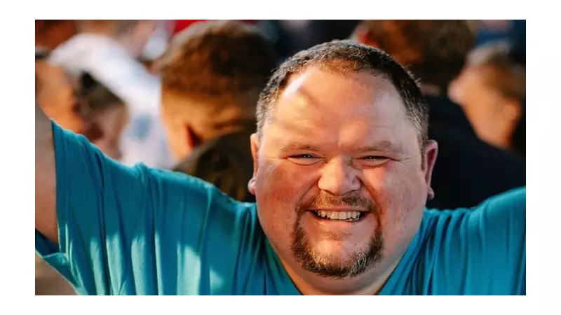 Cheltenham man raises £50k for Sue Ryder hospice in memory of his mother