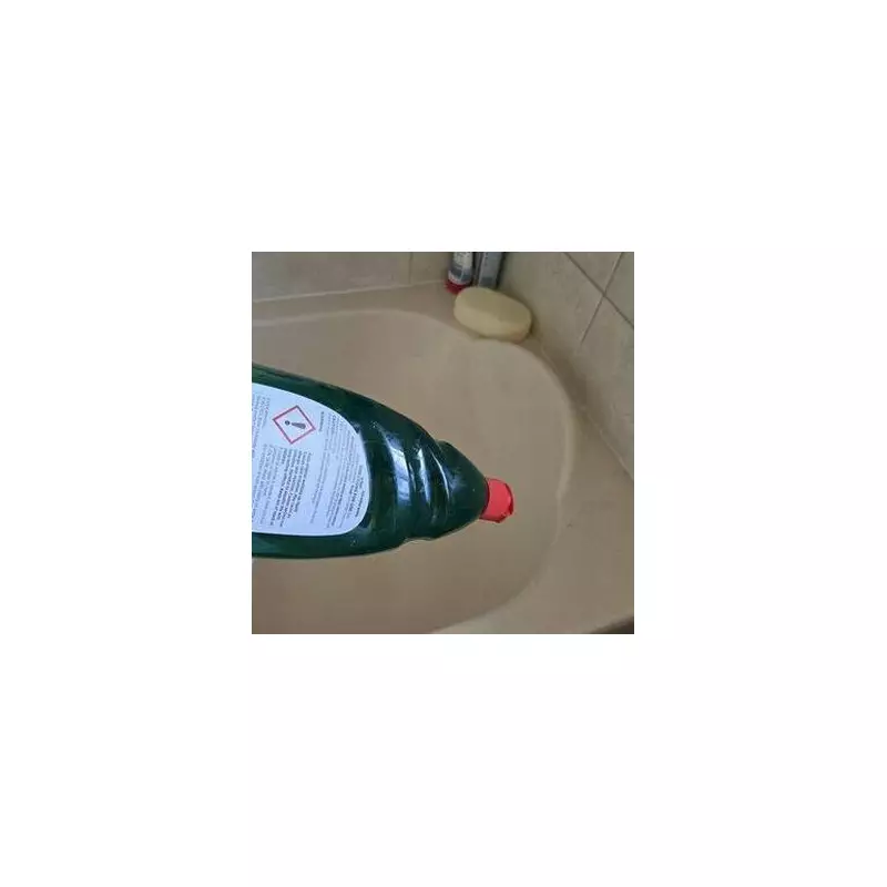 Clean your bath with washing up liquid for better results