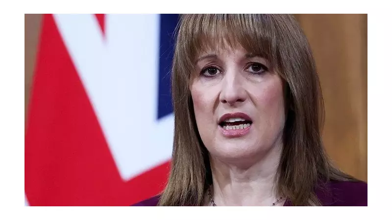 Wealthy Britons Demand Higher Taxes on Rich to Fight Child Poverty