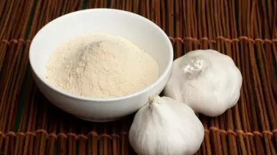 Garlic Lawn Hack: The Surprising Natural Solution to Garden Pests and Mildew