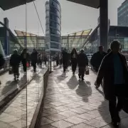 Four-Day Week Future in Doubt as Labour Minister Raises Concerns