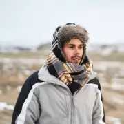 Genius Hot Water Bottle Hack Keeps Brits Warm on Winter Walks