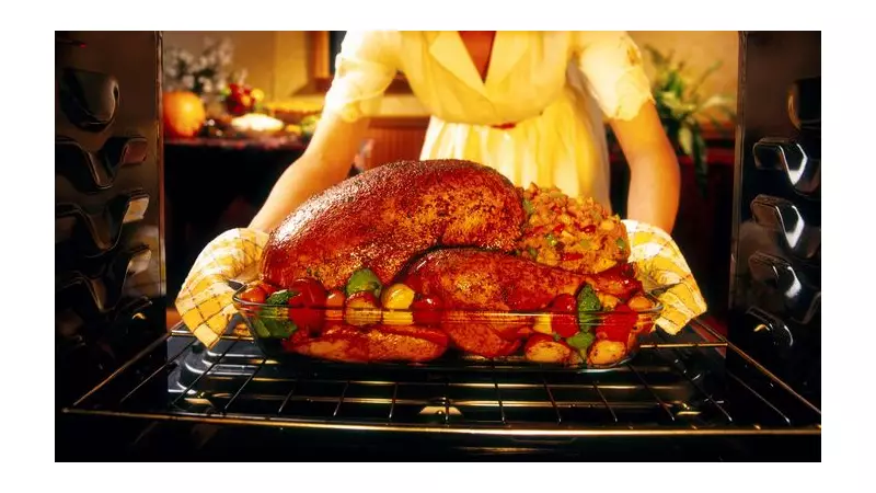 Chefs Reveal the Perfect Foil Strategy for a Juicy, Crispy Christmas Turkey