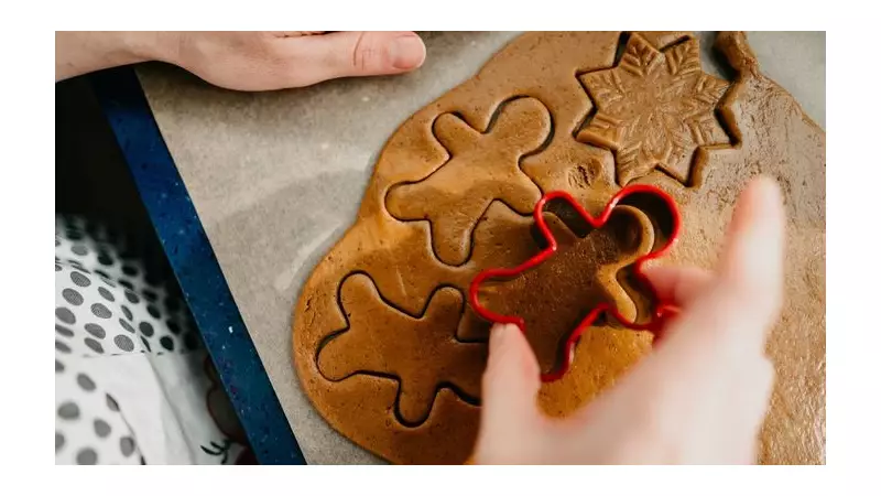 Former Commons Chef's Ultimate Gingerbread Recipe: Easy & Forgiving