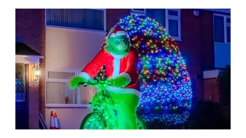 Leicestershire's 'Buddy The Elf' Family to Cycle for LOROS This Christmas