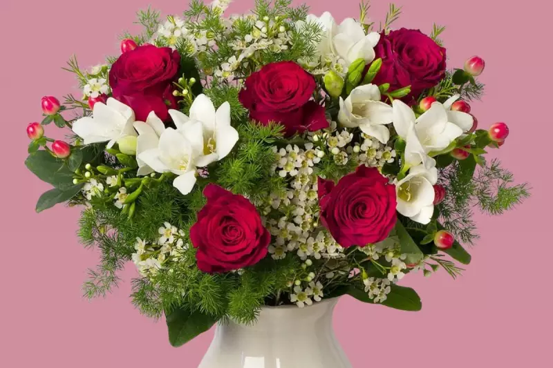Perfect Last-Minute Christmas Gift: Stunning Bouquet for Just £30.25