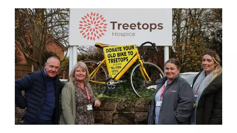 Pushbike Paul's Gift Funds 100 Nights of Hospice at Home Care in Derbyshire
