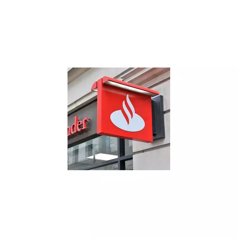 Santander Warns of Christmas Scam Surge as Average Loss Hits £2,325