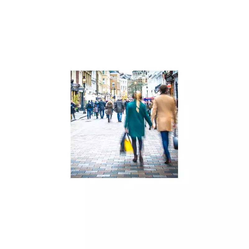 UK Retail Footfall Drops 0.8% in November Amid Budget Anxiety