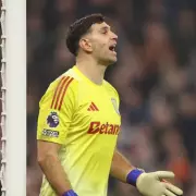 Aston Villa's 10-Game Streak: Martinez's Redemption & Elliott's Loan Dilemma