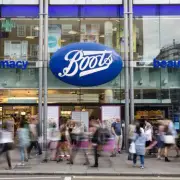 Boots Beauty Box Saves Shoppers £138 in 'Mega Bargain' Christmas Deal