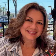 Expert Reveals Secret Sign Your Phone Is Ruining Your Relationship