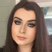 Leicestershire woman, 25, earns £1,000 weekly from Depop and Vinted side hustle