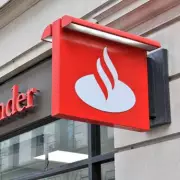 Santander Warns of Christmas Scam Surge as Average Loss Hits £2,325