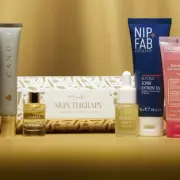 Skincare Crackers Under £2 Each in 'Amazing' £100+ Christmas Set Deal
