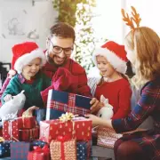 Smyths Toys Christmas Warning: Clear Bags Could Ruin Santa Surprise