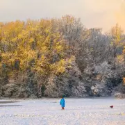 UK 'Snow Bomb' Alert: 16 Counties Brace for 15-Hour Christmas Blast