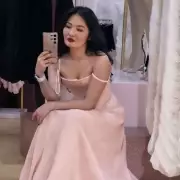 Woman Uncovers Stolen Phones Buried in London Park in New Crime Trend