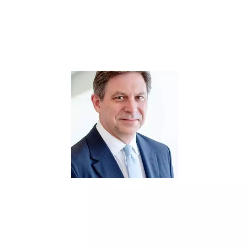 BoE's Taylor: China Trade Surge Could Slash UK Inflation and Rates