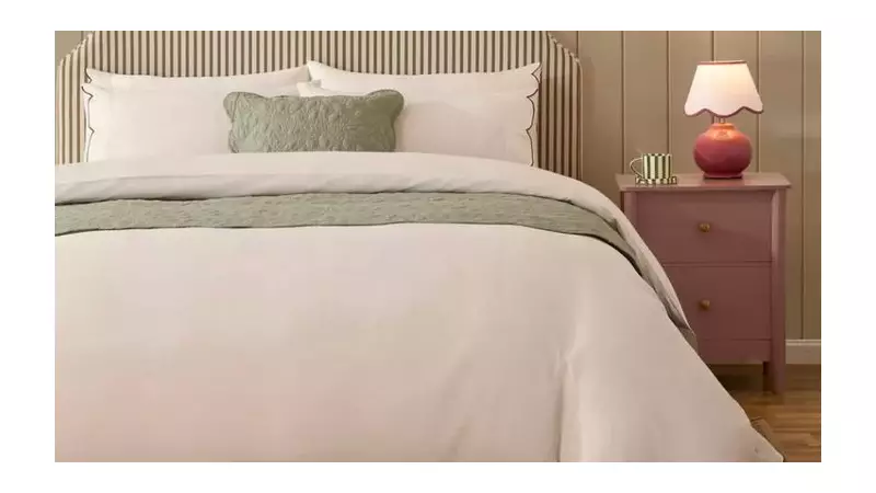 Dusk's Hotel-Quality Bedding Now £40 in Winter Sale
