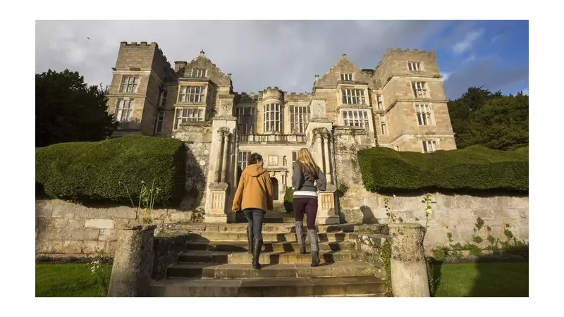 Historic Fountains Hall Seeks New Volunteers After 10-Year Hiatus