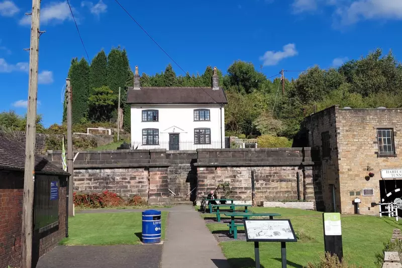 Historic Georgian Canal Lodge Near Stoke-on-Trent Heads to Auction