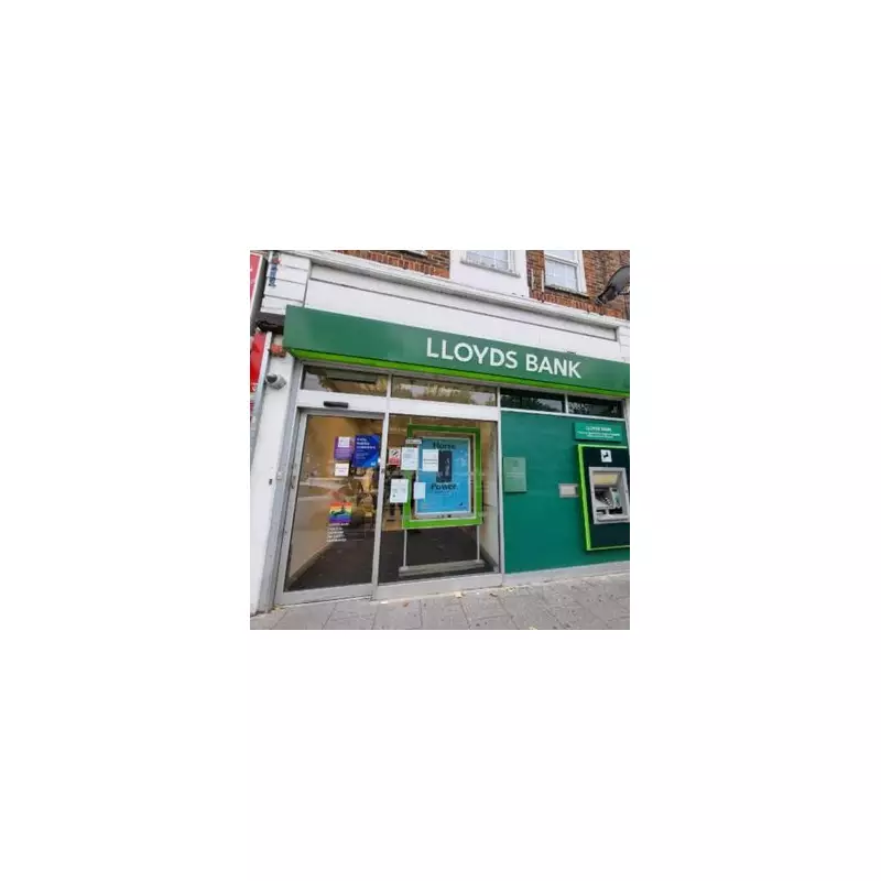 Lloyds Bank Slashes Mortgage Rates for Club Members, Sparks Broker Debate