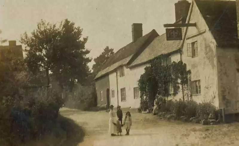 Lowsonford's Historic Fleur de Lys Pub Celebrates Its World-Famous Pie Heritage