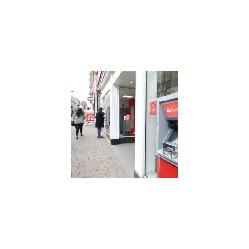 Santander, Nationwide, Lloyds Pay Customers for Simple Account Switch