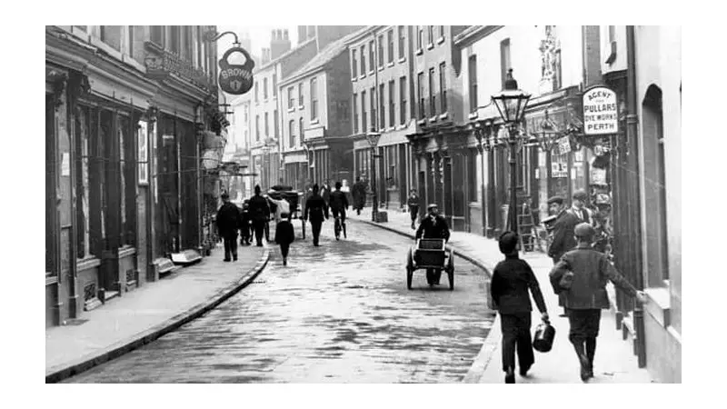 Step Back in Time: 6 Rare Glimpses of Macclesfield's Past Unearthed