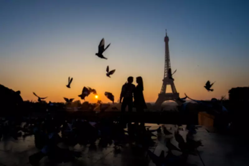 Tourist Photo Frustration: Top 10 Hardest Spots for Crowd-Free Shots