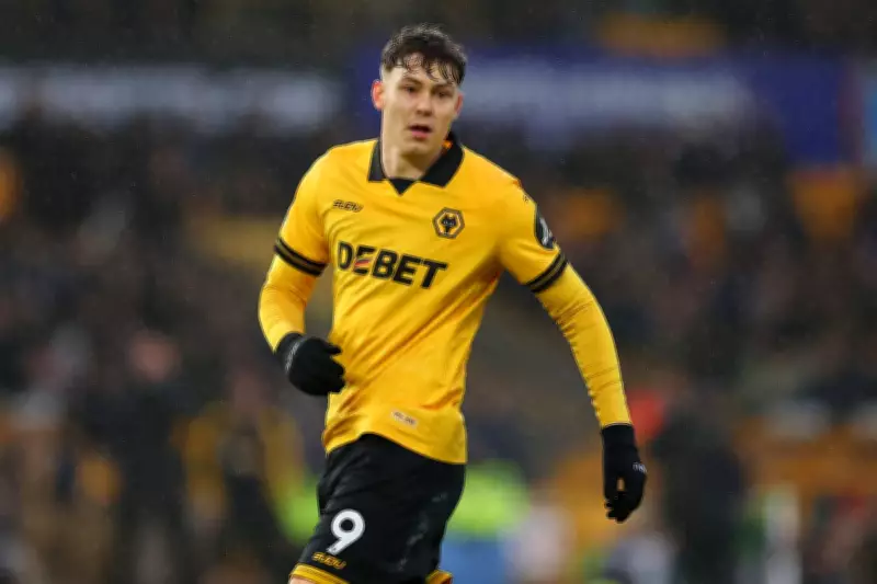 Wolves in Transfer Talks for Che Adams as Jorgen Strand Larsen Exit Looms
