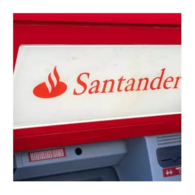 35% of Brits More Kind at Christmas, Santander Survey Reveals