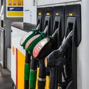 Motorists Warned to Avoid Midday and 5pm Fuel Fill-Ups for Better Prices