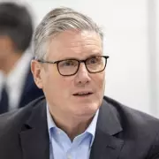 Starmer Poised to Ban Under-16s from Social Media Following Australian Precedent