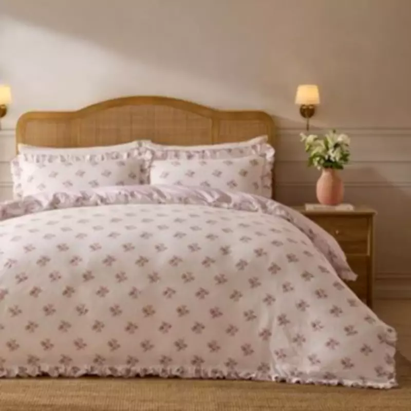Dusk's 'Gorgeously Soft' Mini Bouquet Bedding Set Wins Rave Reviews