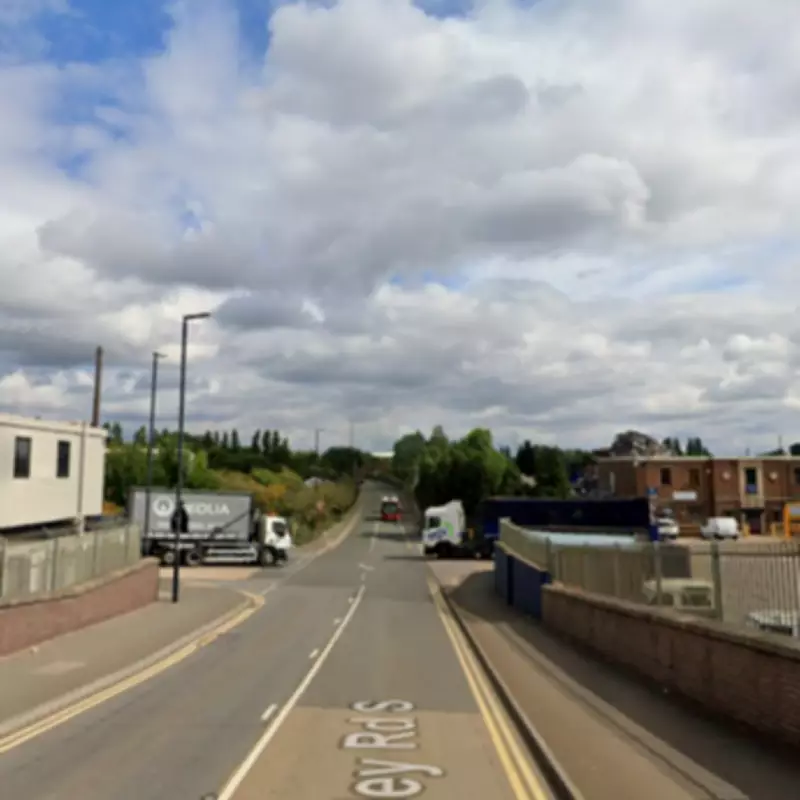 Firefighters Battle Major Factory Blaze in Darlaston, Public Urged to Avoid Area