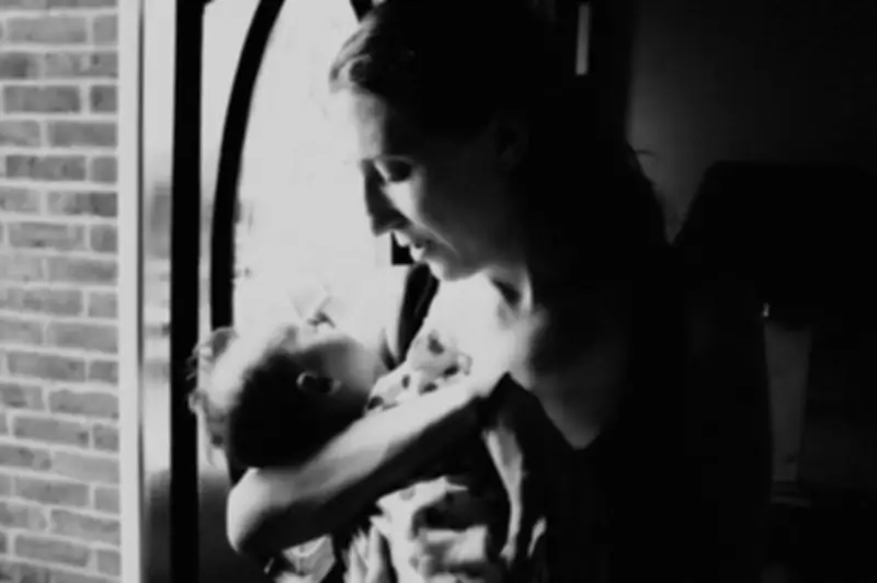 UK Study: 78% of New Mothers Face Role Confusion After Childbirth