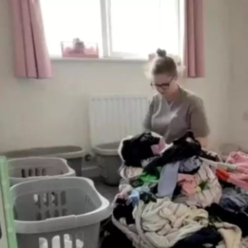 Universal Credit Deduction of £600 Leaves Young Mum in Debt Due to Employer Error