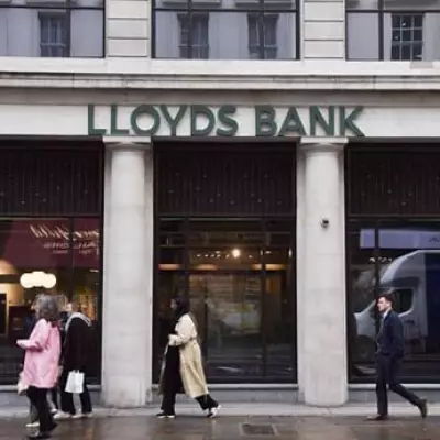 Lloyds Bank Ends In-Branch Account Opening, Pushes Customers Online