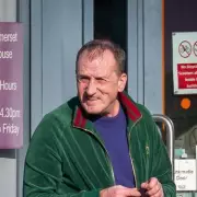 Drunk Passenger Shouts 'I'm English, You Can't Tell Me What to Do' on Flight