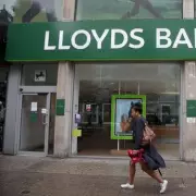 Lloyds Bank Axes In-Branch Account Services, Sparking 'Kick in Teeth' Criticism