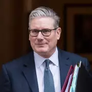 Starmer Vows to Reform Student Loans, Distancing from Reeves' 'Fair' Threshold Freeze