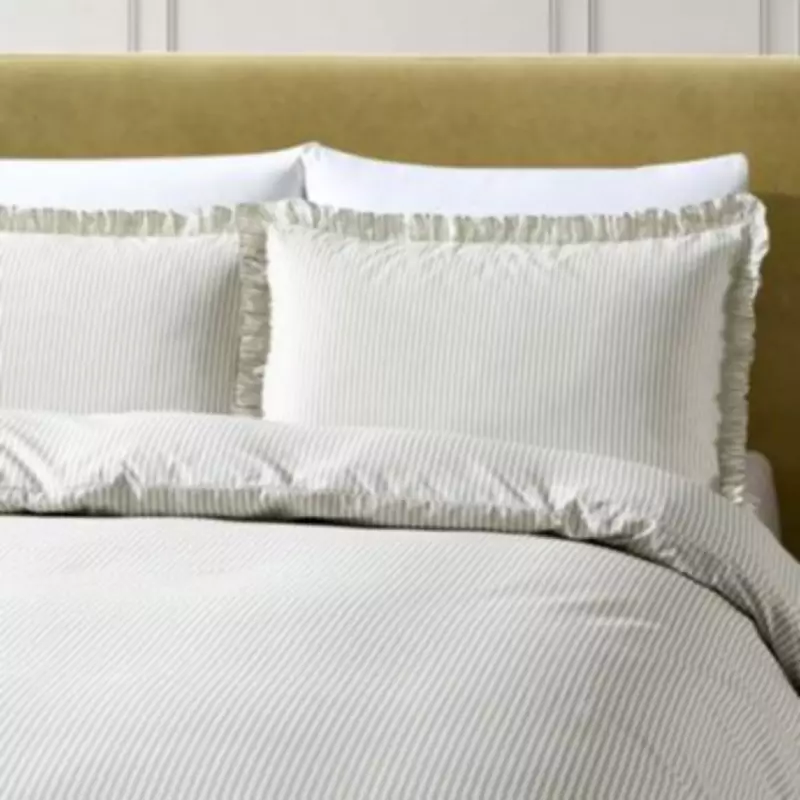 Dusk's 'Elegant' Bedding Set Praised by Homeowners for Premium Feel at £40
