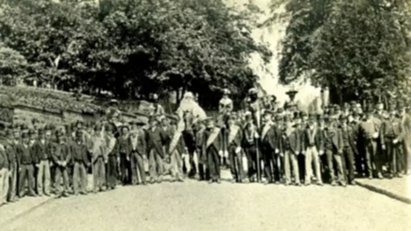 Macclesfield's Past Revealed: Vintage Photos Show Silk Mills and Lost Streets