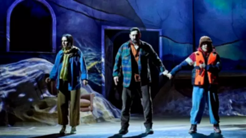 The Beekeeper of Aleppo: A Harrowing Tale of War and Displacement at Yvonne Arnaud Theatre