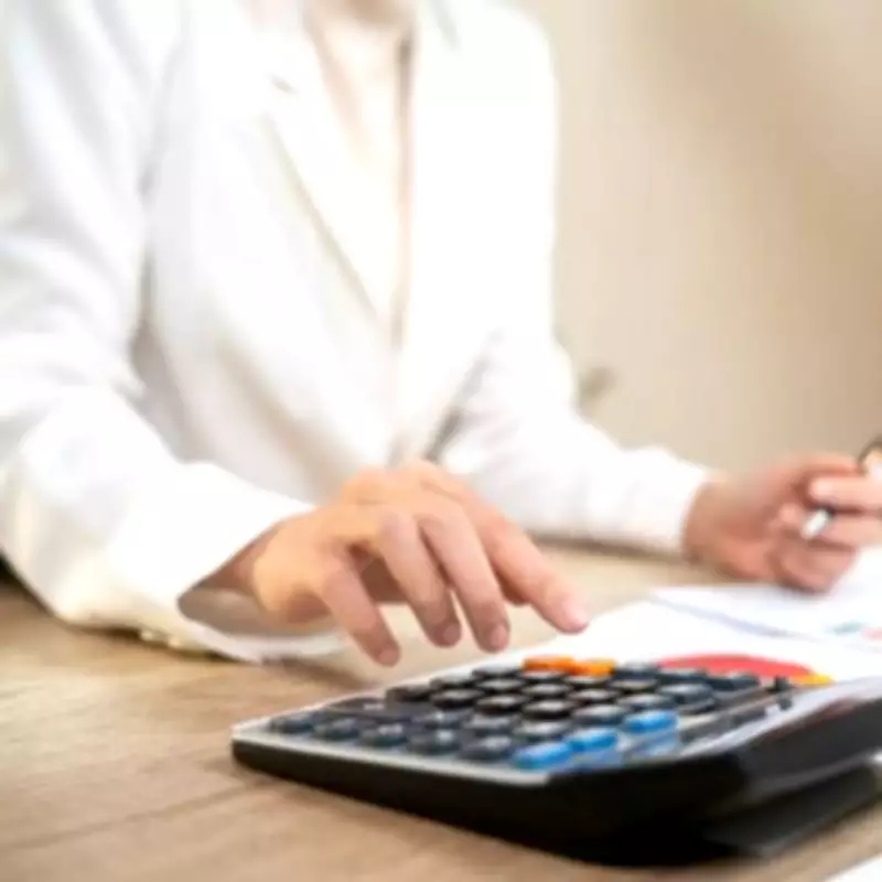 UK Minimum Wage Rises to £12.71 for Over-21s from April 1