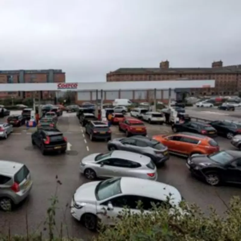 UK Petrol Stations See Growing Queues as Some Forecourts Run Dry