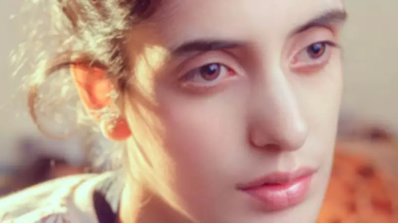 Vitamin B12 Deficiency Warning: Skin Tingling and Pale Complexion Are Key Signs